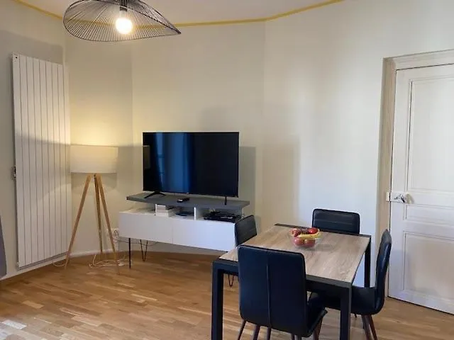 Vittel, Appt 55 M2, En Face Du Parc Thermal